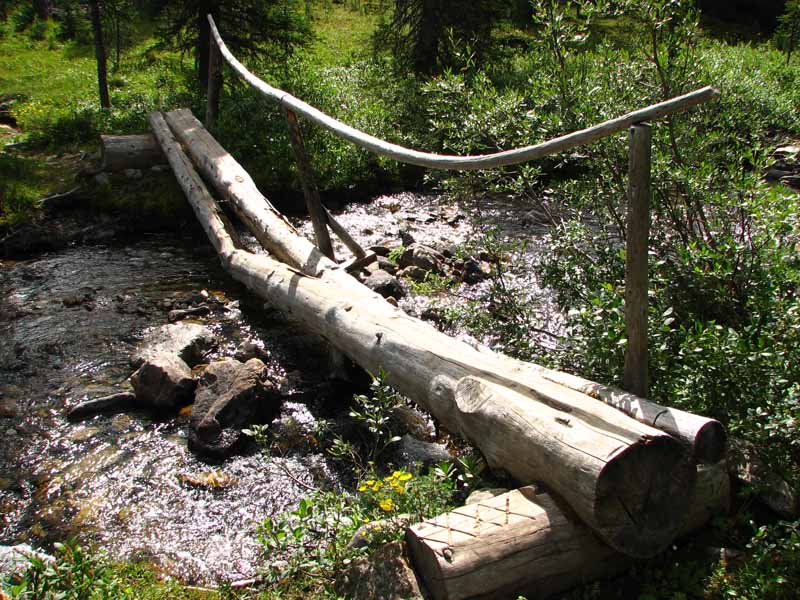 Bridge over creek draining Molar Pass