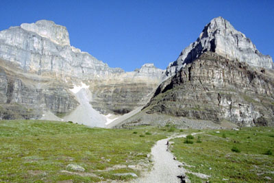 Eiffel Peak and Pinnacle Mountain from Larch Valley